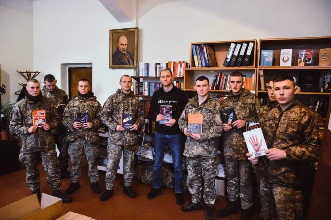 4 тисячі книг для військових