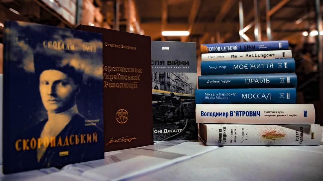 5000 нових книг невдовзі поїдуть до бібліотек військових підрозділів